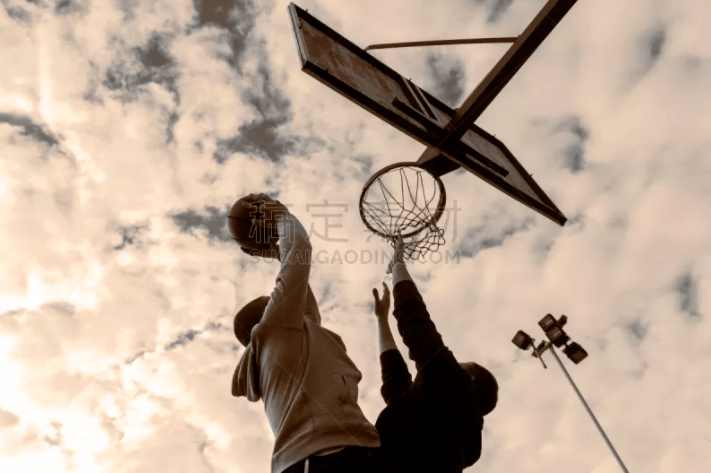 棒球与Statcast：解析跑垒员在通过二垒时的“转弯弧度效率”